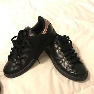 Adidas Black Stan Smiths